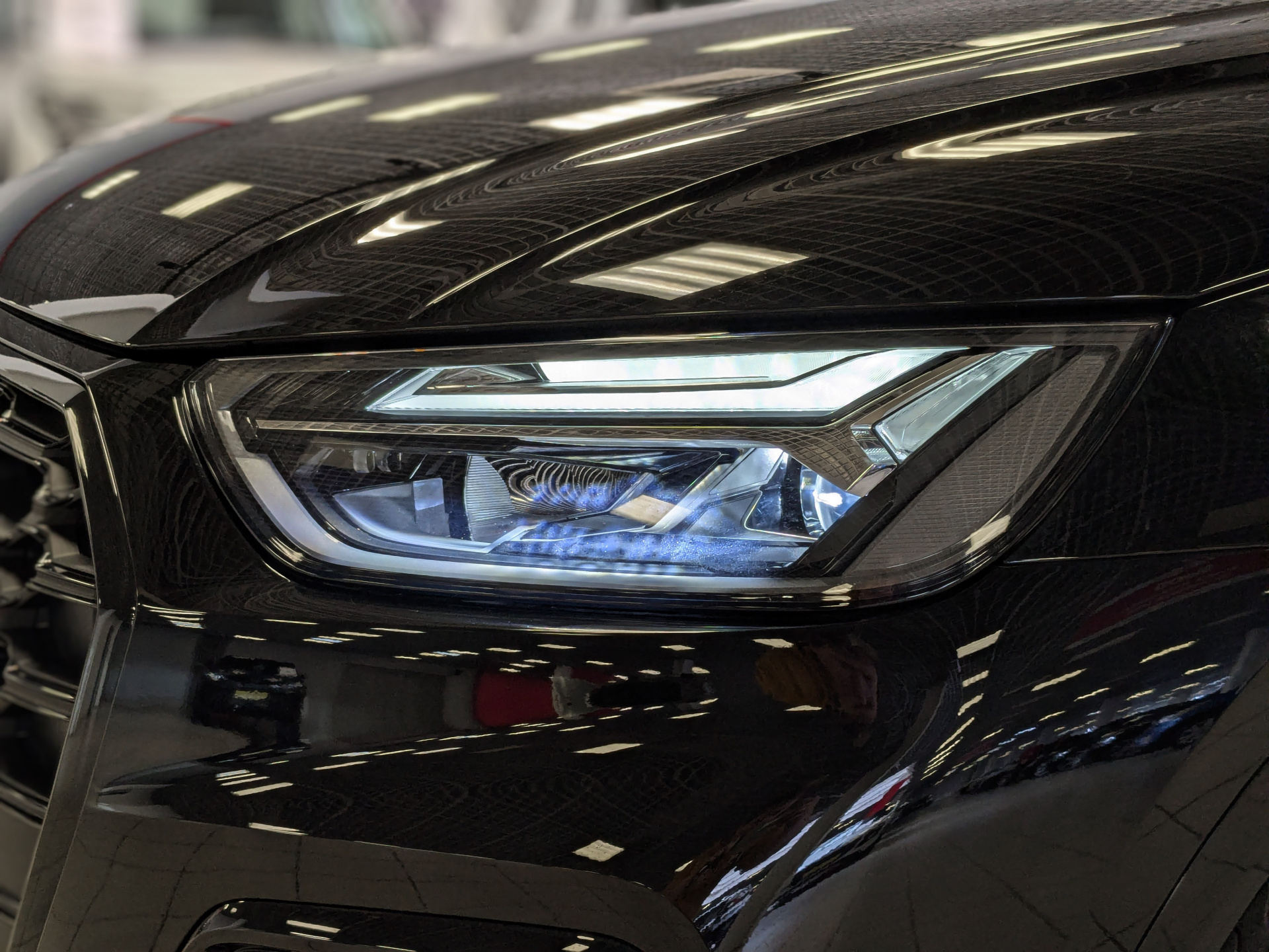 Audi Q5 L 2025 черный