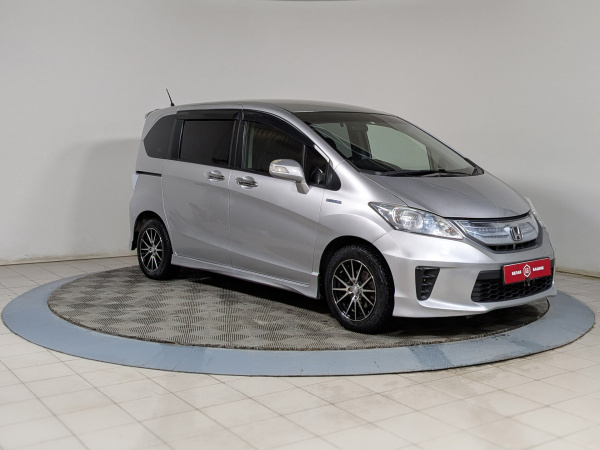 Honda Freed 2011 Серый