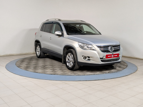 Volkswagen Tiguan 2011 Серебряный