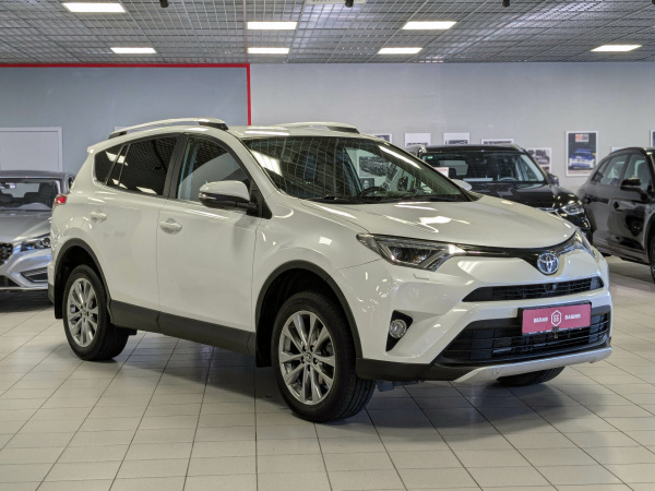 Toyota RAV4 2015 Белый