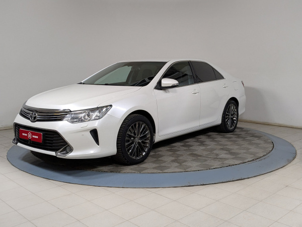 Toyota Camry 2015 Белый