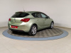 Opel Astra 2010 Зеленый