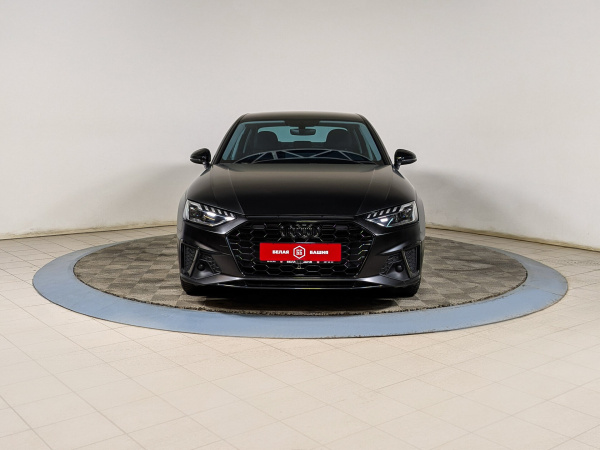 Audi A4 2020 Черный