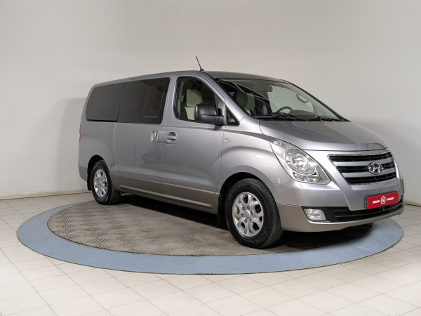 Hyundai H-1 2014 Серебряный