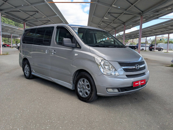 Hyundai Grand Starex 2011 Серый