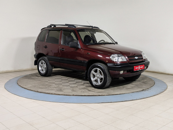Chevrolet Niva 2004 Красный