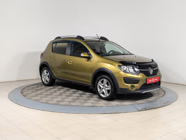 Renault Sandero 2016 Зеленый