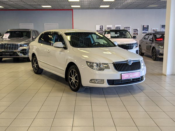 Skoda Superb 2012 Белый