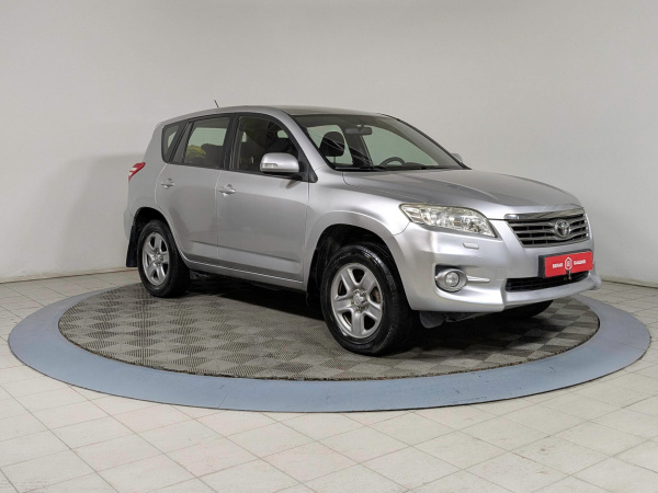 Toyota RAV4 2010 Серебряный
