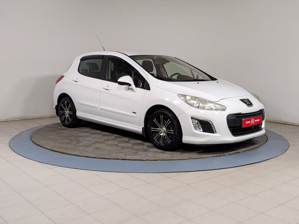 Peugeot 308 2011 Белый