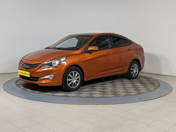 Hyundai Solaris 2015 Оранжевый