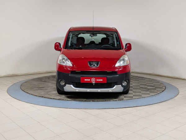 Peugeot Partner 2010 Красный