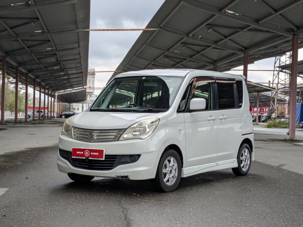 Suzuki Solio 2011 Белый