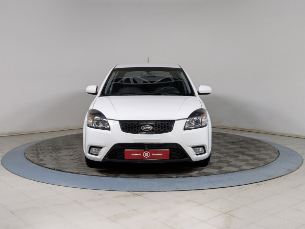 Kia Rio 2010 Белый