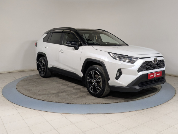 Toyota RAV4 2021 Белый