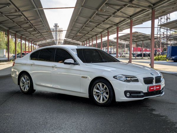 BMW 5 серии 2016 Белый