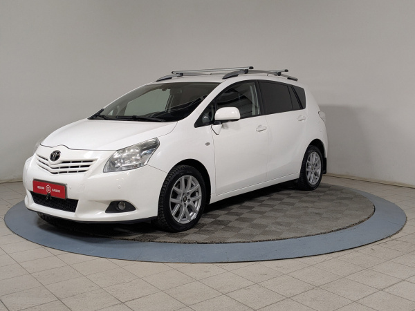 Toyota Verso 2011 Белый