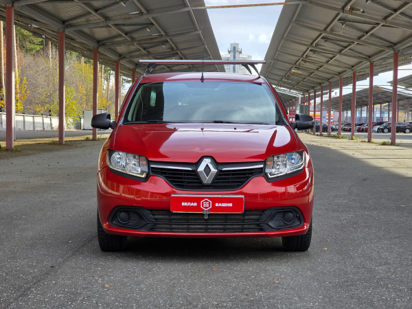Renault Logan 2016 Красный
