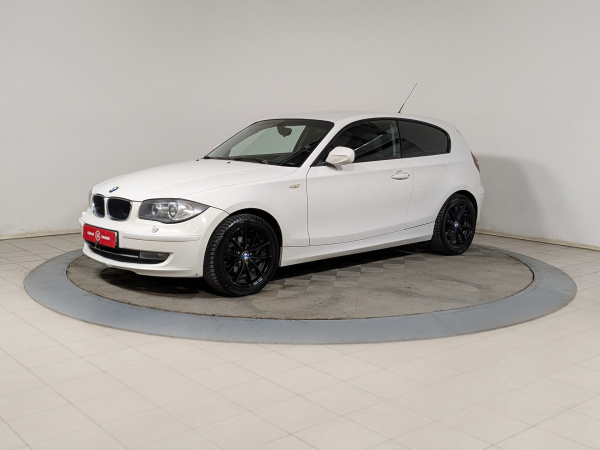 BMW 1 серии 2011 Белый