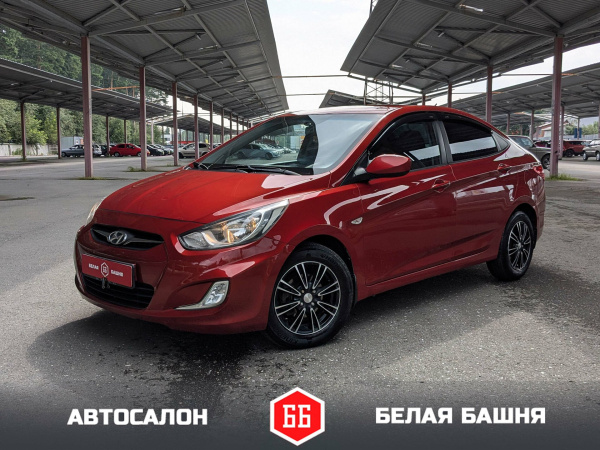 Hyundai Solaris 2011 Красный