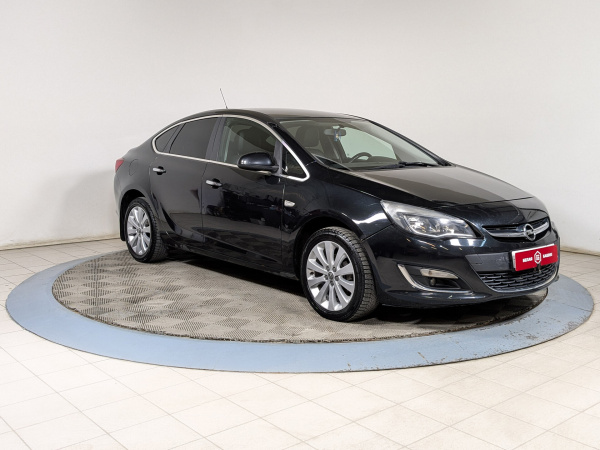 Opel Astra 2013 Черный