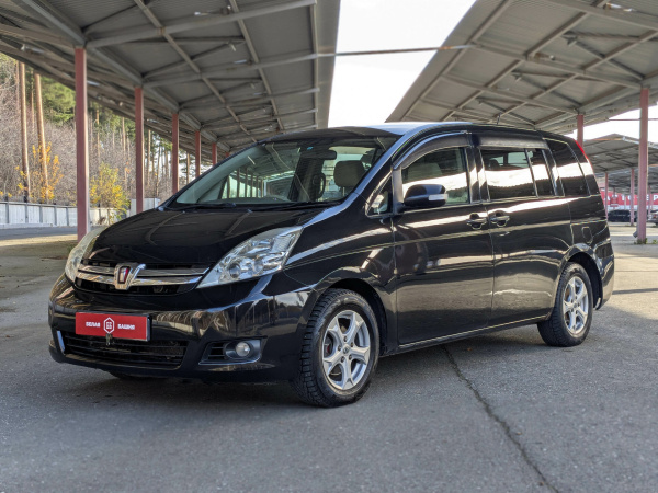 Toyota ISis 2009 Черный