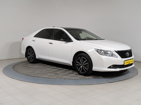 Toyota Camry 2012 Белый