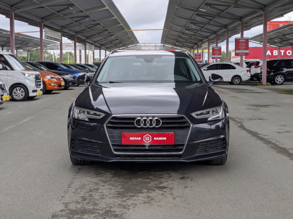 Audi A4 2018 Черный