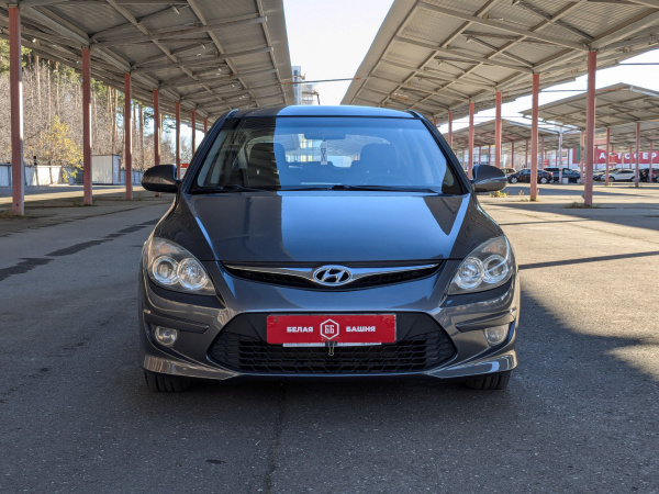 Hyundai i30 2010 Серый