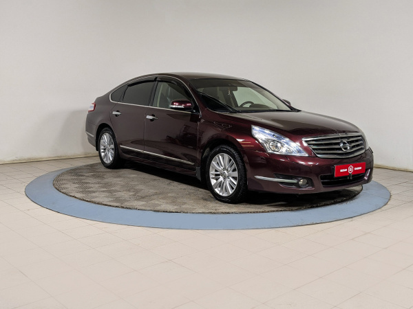 Nissan Teana 2011 Красный