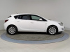 Opel Astra 2011 Белый