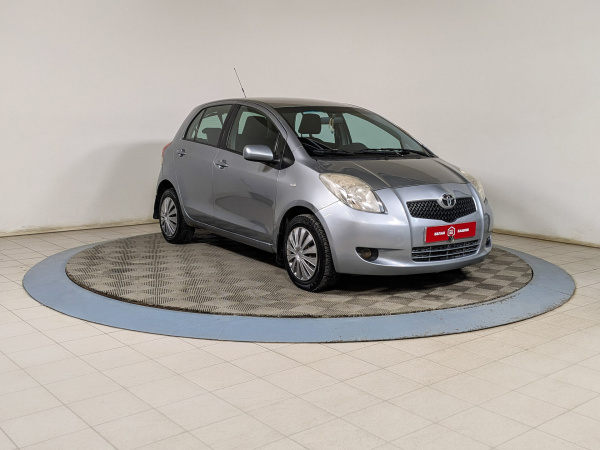 Toyota Yaris 2007 Серый