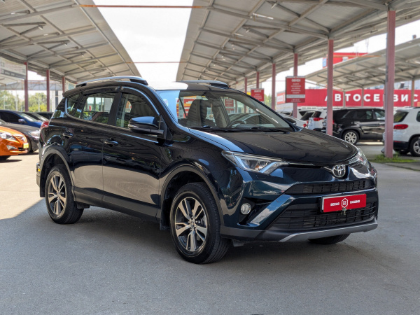 Toyota RAV4 2018 Синий