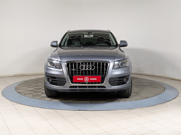 Audi Q5 2010 Серый