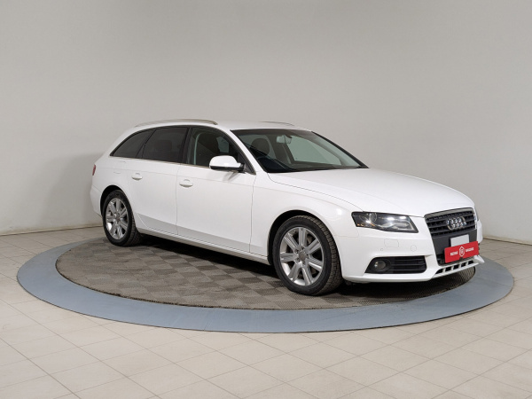 Audi A4 2010 Белый