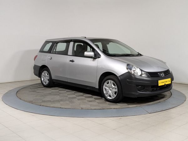 Nissan AD 2016 Серый