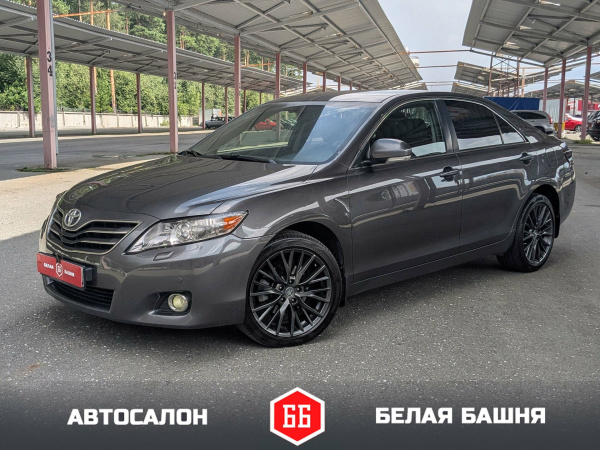 Toyota Camry 2011 Серый