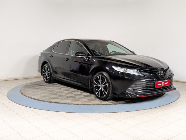 Toyota Camry 2020 Черный