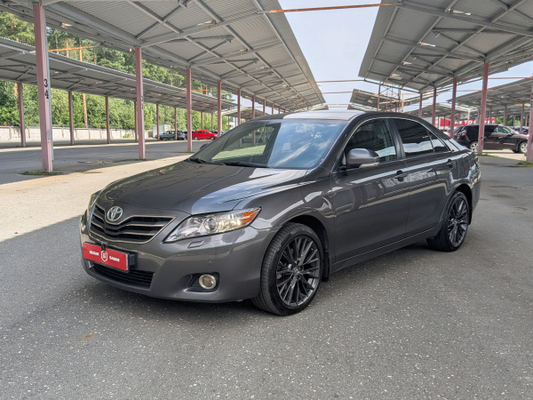 Toyota Camry 2011 Серый