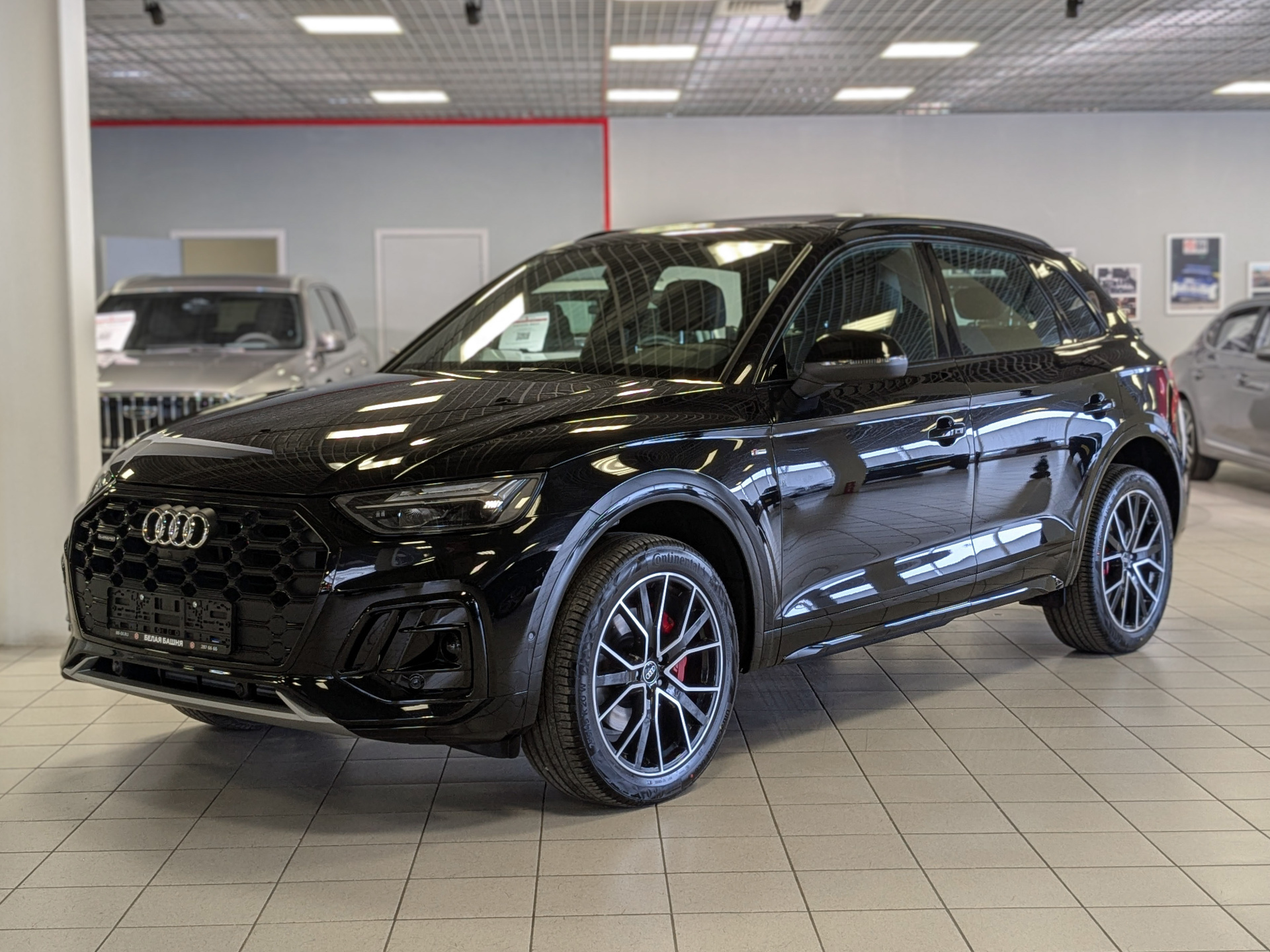 Audi Q5 L 2025 черный