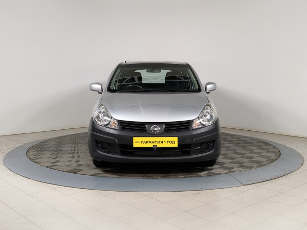 Nissan AD 2016 Серый