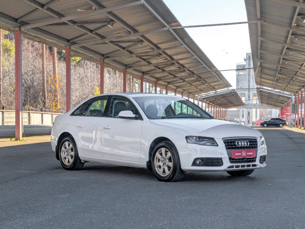 Audi A4 2011 Белый
