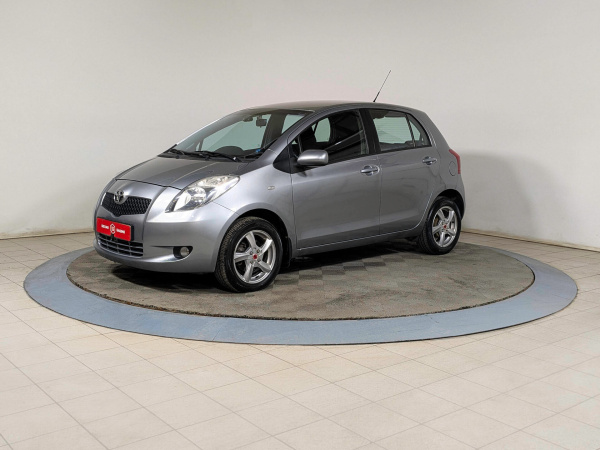 Toyota Yaris 2008 Серый