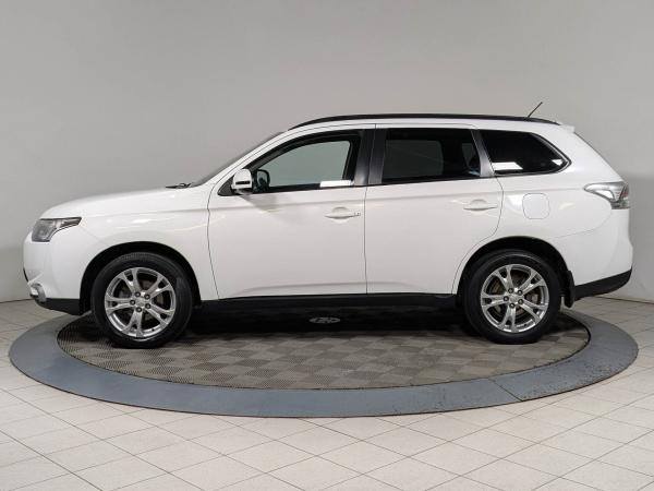 Mitsubishi Outlander 2012 Белый