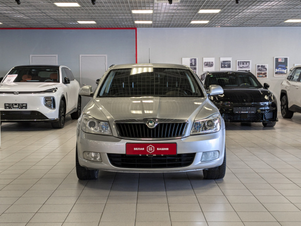 Skoda Octavia 2012 Серебряный