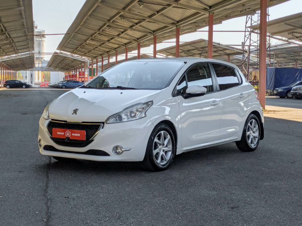 Peugeot 208 2013 Белый