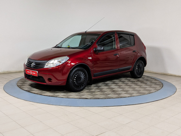 Renault Sandero 2010 Красный