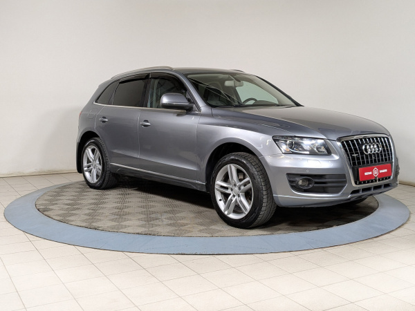 Audi Q5 2010 Серый