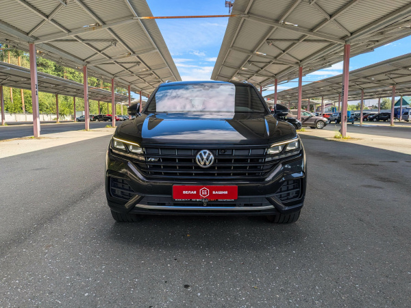 Volkswagen Touareg 2018 Черный