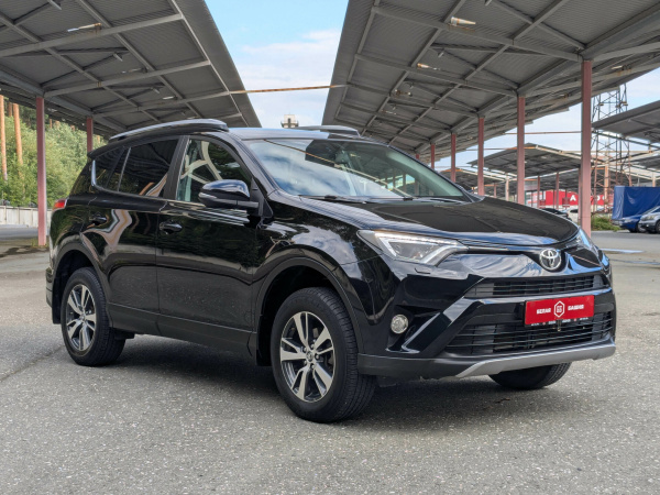Toyota RAV4 2018 Черный